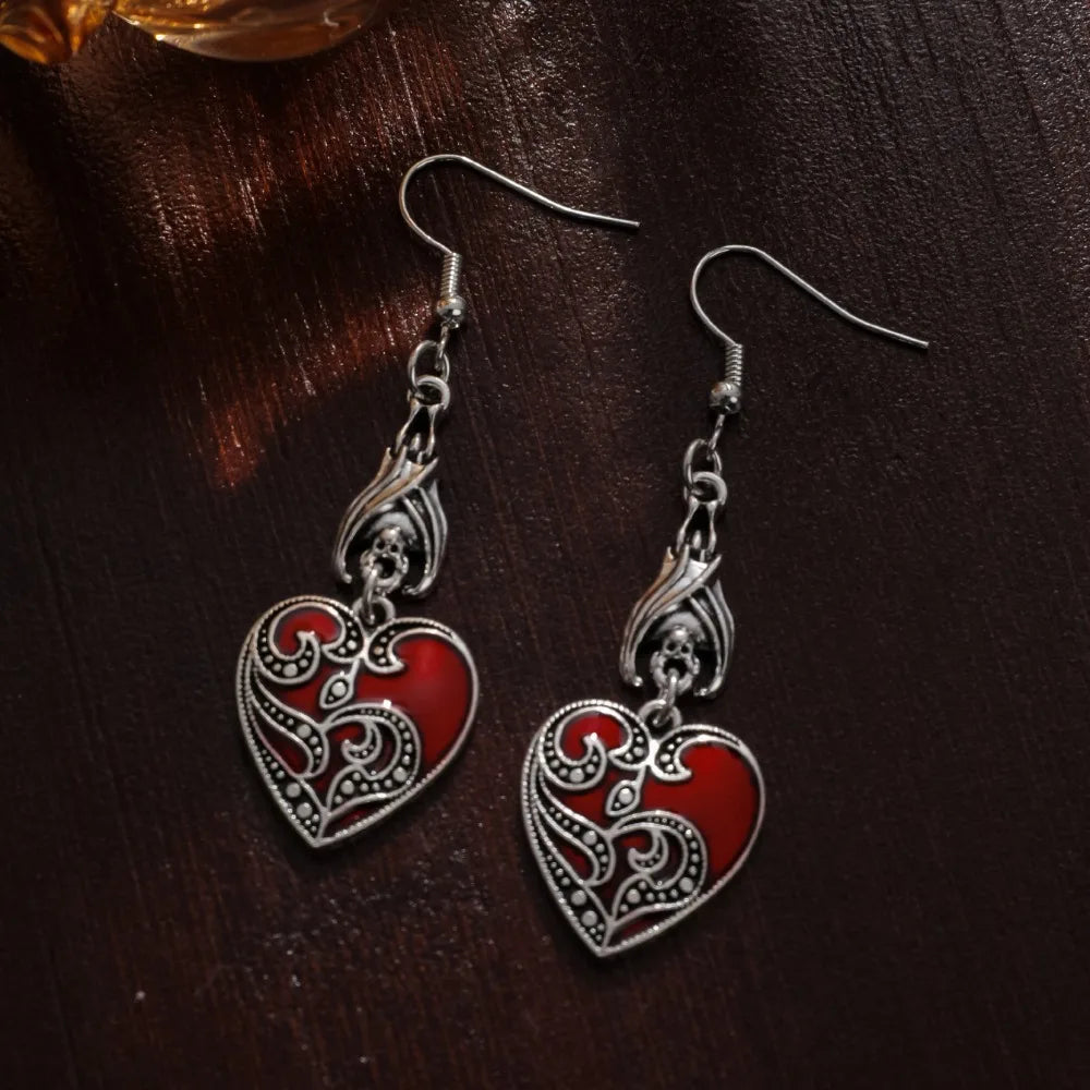 Retro Personality Wine Red Heart Bat Pendant Dangle Earrings for Women Hallowmas Party Dark Gothic Punk Jewelry Accessories Gift